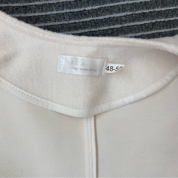 Ivory Cropped Blazer, L-XL - Picture 9 of 12